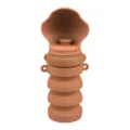 Tragbare faltbare Silikon Hundewasserflasche in Terrakotta, Outdoor Haustier Reise Trinkbecher. - Braun