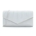 Détail pochette de soirée pailletée argentée, design élégant à rabat en V avec chaîne. - Argent