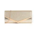 Détail de pochette de soirée pailletée dorée avec fermoir métallique en V et chaîne. - Or