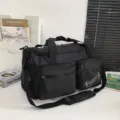 Multifunktionale Reise-Sporttasche mit Buchstaben, großes Fitness-Gepäckstück für Alltag. - Schwarz