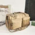 Beigefarbene multifunktionale Reisetasche mit Buchstaben, großes Volumen für Fitness und Sport. - Khaki