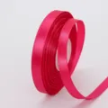 1cm einseitiges Polyester-Satinband in Rosa für Geschenke, Blumensträuße und Kuchenschachteln - 1cm x 25 Yard / Rosarot