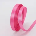 1cm einseitiges Satinband, pinkfarbenes Polyestergewebe zum Verhecken und Blumenverpacken. - 1cm x 25 Yard / Pfirsichrosa