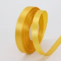 1cm gelbes Satinband zum Geschenke verpacken, Blumenstrauß Dekorieren und für Hochzeit Torten. - 1cm x 25 Yard / Goldgelb
