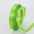 1cm gruenes Satinband fuer Geschenkverpackung, Blumenstrauss und Tortenschachtel Dekoration. - 1cm x 25 Yard / Fruchtgrün