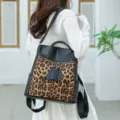 Modischer Damen Leopardenmuster Konvertierbarer Rucksack Schwarze PU Leder Schultertasche - Schwarz