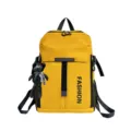 Gelber großer Freizeit-Rucksack mit süßem Bären-Anhänger für Alltag Reisen Outdoor. - Bärenanhänger / Gelb