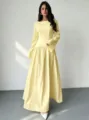 Elegante vestido largo de estilo francés con cuello barco y manga larga en amarillo. - S / Vestidos / Amarillo claro
