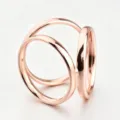 Fibbia per sciarpa minimalista in oro rosa a tre anelli clip per angolo di indumento - Grande (Diametro Interno 2cm) / Oro rosa