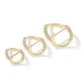 Set di anelli per sciarpa dorati con strass e fibbia T-shirt, tre taglie, metallo. - Twisted Small / Oro