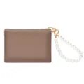 Damen Geldbörse aus Kunstleder mit Perlen Handschlaufe in Taupe Farbvariante für Alltag. - Perlenketten-Stil / Elefantengrau