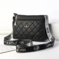 Sac à épaule matelassé noir pour femme, sac bandoulière élégant avec large sangle logo. - Noir