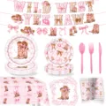 Rosa Western Party Geschirr Set mit Papptellern Bechern Servietten Tischdecke und Deko Banner. - Schleife Cowboy / 9-teiliges Set (7-Zoll 10 + 9-Zoll 10 + Servietten 20 + Becher 10 + Tischdecke 1 + Banner 1 + Besteck 30)