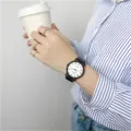 Montre quartz noir et blanc minimaliste pour étudiants, montre élégante et décontractée au quotidien - Cadran à chiffres blanc pour homme