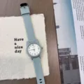 Süße hellblaue Jelly Uhr für Mädchen, Katzenohren Zifferblatt Design, cooler Studentenstil. - Zyan