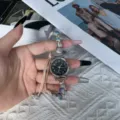 Minimalistische kleine Zifferblatt Damen Quarzuhr mit stilvollem geflochtenem Perlenarmband. - Alternative Ziffern Schwarz