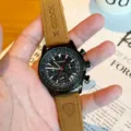 Vista dettagliata dell orologio cronografo al quarzo da uomo con quadrante nero e cinturino. - Cassa Nera Quadrante Nero