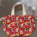 Japanischer Stil süßer Shiba Inu Hund Leinen Bento Tasche wasserdichte Kordelzug Tasche - Tragestil / Wolkenhund Hellrot