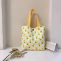 Leinwand Tragetasche mit gelbem Ananasdruck, kleine Handtasche fuer den Alltag Detail. - Ananas und Gelb Band