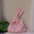 Rosa japanische Knoten-Handtasche aus Stoff mit süßem weißen Hasen-Druck für Damen. - Rosa Alien