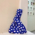 Japanischer Stoff Knoten Handtasche in Blau mit Hasen Muster niedliche Freizeittasche. - Dunkelblauer Alien
