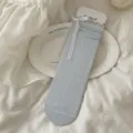 Chaussettes mi-hautes bleu clair pour femmes avec nœud en dentelle douce, design ajouré. - Taille unique / Bleu Clair (Une Paire)