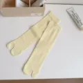 Chaussettes a orteils jaunes pour femme, melange de soie fin, style japonais uni. - Taille unique / Jaune