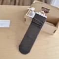 Dunkelbraune Damen-Stapel-Socken in mittlerer Schaftlänge, einfarbige atmungsaktive Freizeitsocken. - Einheitsgröße / Hellbraun
