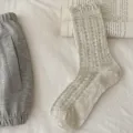 Chaussettes mi-hautes mignonnes japonaises avec motif de cœur et bord en dentelle fine. - Taille unique / Gris clair