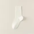 Damen einfarbige weiße Mittelsocken bequem atmungsaktiv Alltag Casual Strumpfware - Einheitsgröße / Weiß