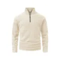 Vue détaillée du sweat-shirt polaire beige à quart de zip pour homme avec col montant doux. - S / Hauts / Abricot