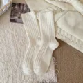 Verdichtete warme Damen-Mittelsocken, einfarbig geripptes Design, gemütlicher Winter-Stil. - Einheitsgröße / Gebrochenes Weiß