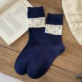 Chaussettes mi-mollet rétro bleu marine avec motif de volants floraux pour l'hiver. - Taille unique / 1 Paire / Fleuri Patchwork