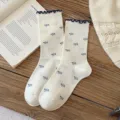Chaussettes mi-hautes a petites fleurs style japonais doux bord marine chaussettes femme - Taille unique / 1 Paire / Bord Roulé Fleuri