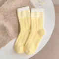 Damen gefütterte Plüsch gestreifte Mittelsocken Winter warme kuschelige Socken Mode - Einheitsgröße / 1 Paar / Leuchtgelb