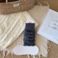 Donkergrijze gebreide voetloze beenwarmers, brede gestreepte slouch sokken met rufflerand vrouwen. - Eén maat / donkergrijs