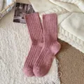 Verdickte warme Damen-Mittelsocken für den Winter, japanische Rippstrick-Langsocken. - Einheitsgröße / Fuchsia