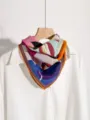 Foulard rétro en crêpe de chine de soie avec bordure en dentelle, élégant carré 100% soie mûrier. - Paysage artistique moderne
