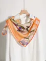 Foulard en soie rétro classique pour femme avec imprimé floral, bordure en dentelle. - Baies aux tons orange