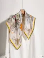 Foulard en soie pour femme imprimé floral style vintage élégant accessoire de printemps - Lapin mignon du royaume des fleurs