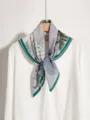 Foulard en soie rétro classique pour femme, imprimé floral élégant, 100% pure soie naturelle. - Marguerite élégante