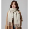 Winter warme weiche Nackenschutz Quastenschal für Damen, elegante Alltag Schal. - Gebrochenes Weiß