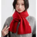 Roter Strickschal für Damen im Winter, warmer dicker Wollschal, kuscheliges Kälteschutz-Accessoire. - Rot