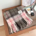 Kuscheliger Karo Schal für Herbst und Winter mit Fransen, grauer und rosa karierter Webschal. - Kaffee-Rosa Kariert