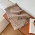 Damen Winter warme Strickschal, lässiger schicker kamelfarbener Schal mit Stickerei für kalte Tage - Khaki