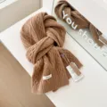 Gemütlicher brauner Zopfmuster Wollschal für Damen Winter warmer Halswärmer modisches Accessoire - Camel