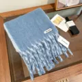Damen kuscheliger blauer Wollmischung Winterschal mit Fransen, warm und eleganter Alltagslook. - 28x190cm / Himmelblau