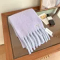 Gemütlicher winterlanger lila Strickschal mit Fransen, weicher warmer Schal für Damen. - 28x190cm / Lila