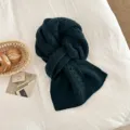 Dunkelgrüner Strickschal für Damen, warmer kuscheliger Winterschal für kalte Tage stilvoll. - Dunkelgrün
