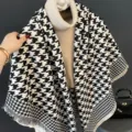 Zwart-witte houndstooth oversized sjaal, warme dikke kasjmier gevoel omslagdoek franje. - Zwart-Wit Pied-de-poule